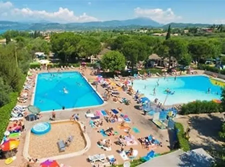 Cisano - San Vito مكان تخييم 4*