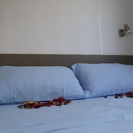 مكان تخييم Cisano - San Vito 4*