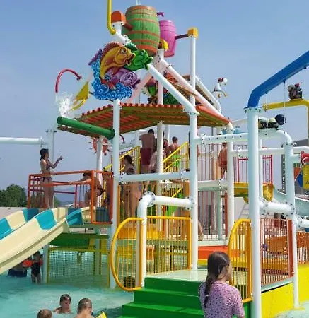 Campingplads Cisano - San Vito 4*