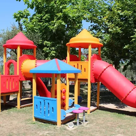 Campingplads Cisano - San Vito 4*