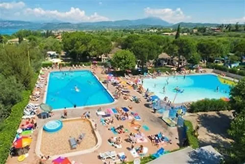 Cisano - San Vito אתר קמפינג 4*